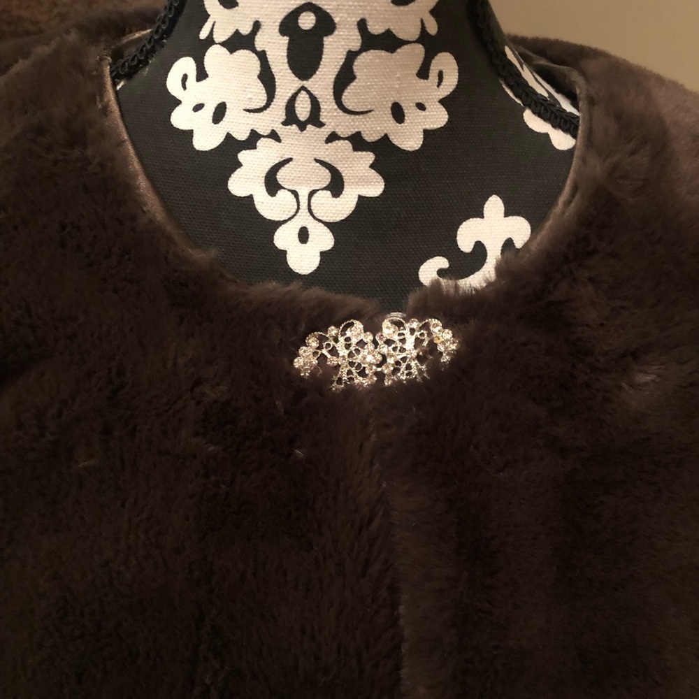 Darling Shrug - Picture 2 of 5